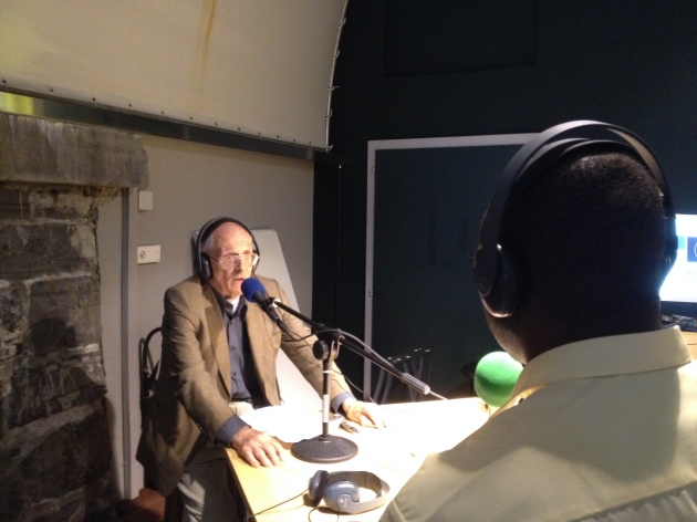Michel Campiche interviewé sur les ondes de Radio Django. Photo: Voix d'Exils